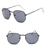 Load image into Gallery viewer, Women&#39;s Classic Vintage Sunglasses
